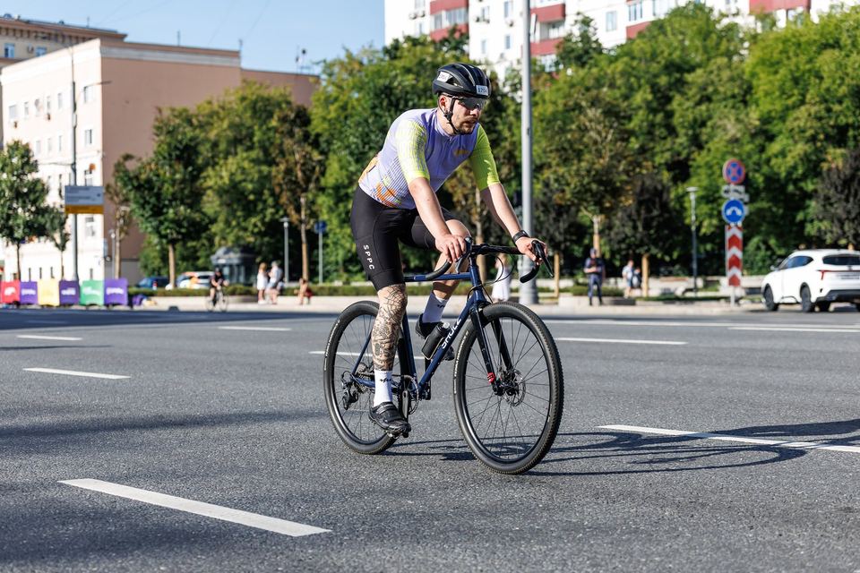 Фото 28f6b9c421f0476d9bcd71ffbda103a2 с события Cyclingrace Вечернее Садовое