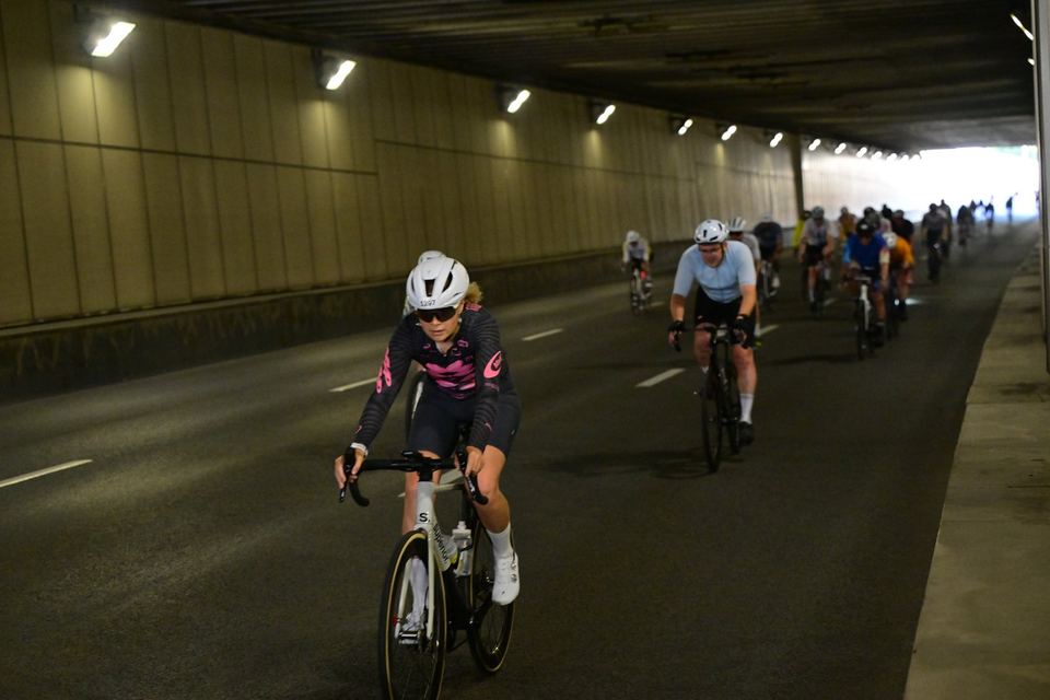 Фото 5e9d6f0566aa4ddf82d80cc12c2dd330 с события Cyclingrace Вечернее Садовое