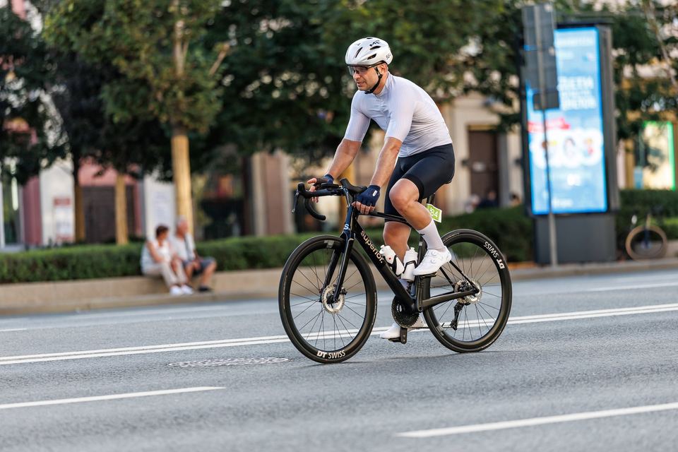 Фото 1d35eab3a48549c8b0de9ac469bd3960 с события Cyclingrace Вечернее Садовое