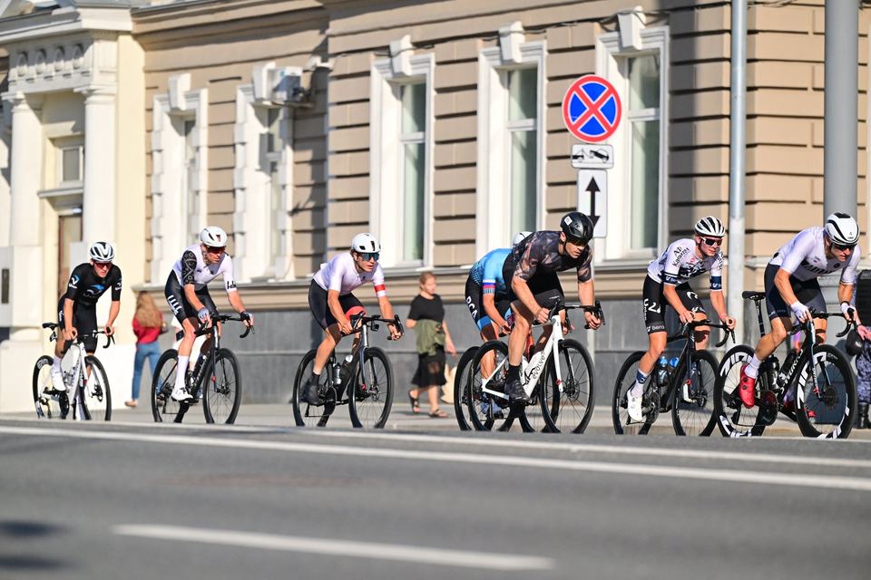 Фото 4b6c5dbf1a684e62b9a0b18dcb101cbf с события Cyclingrace Вечернее Садовое