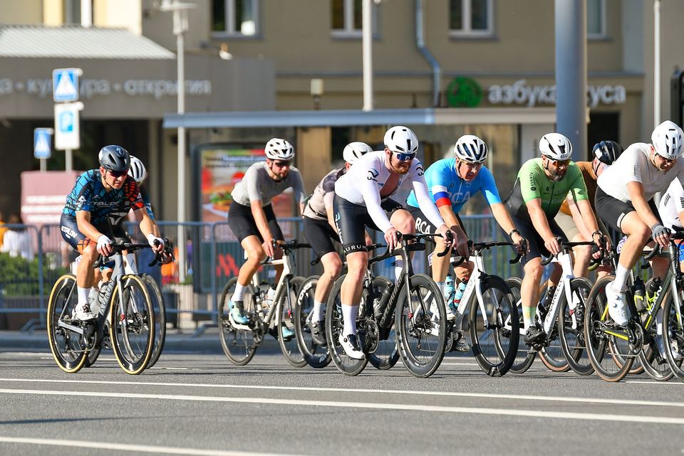 Фото 35f62e25e7eb4d76910e9dd3dfbd0c83 с события Cyclingrace Вечернее Садовое