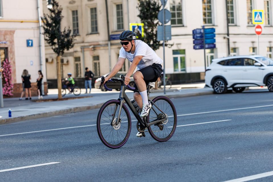 Фото 643ea904cf984a37bde41c15ff260627 с события Cyclingrace Вечернее Садовое