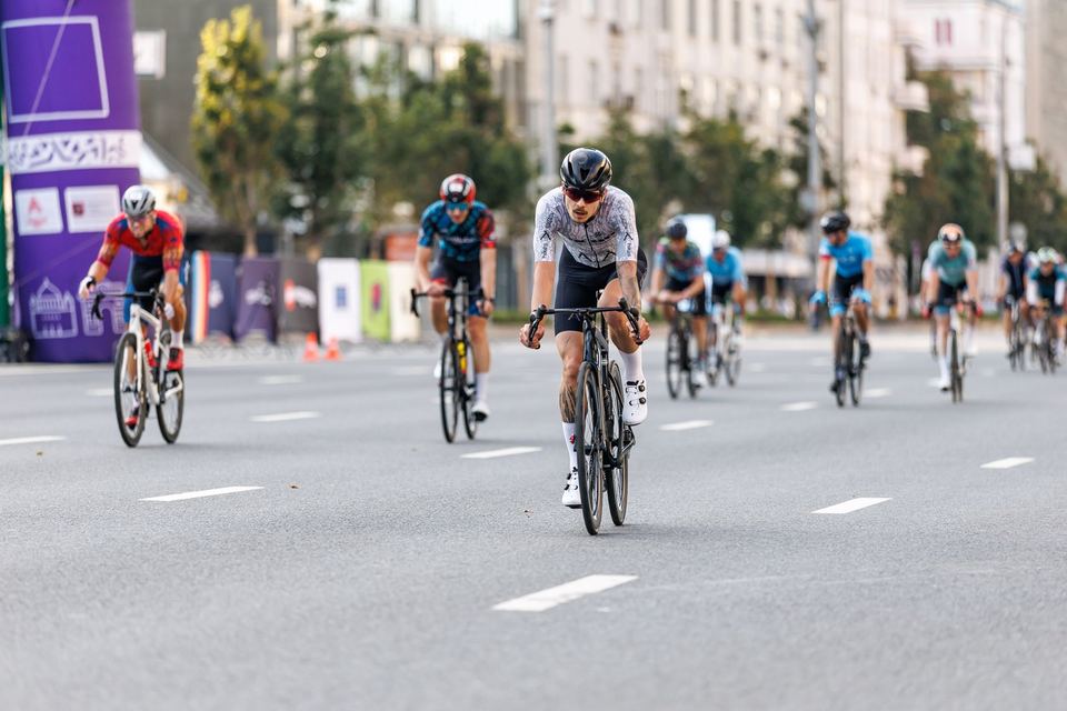 Фото 7750fd3487d5422e9afafc52a0fe4b72 с события Cyclingrace Вечернее Садовое