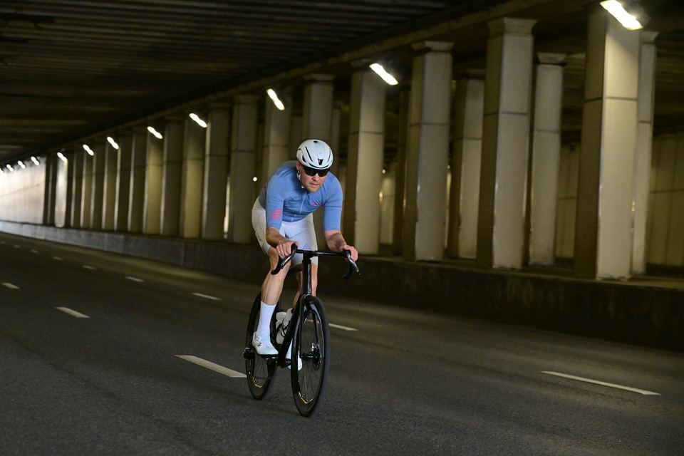 Фото 10d6d05a7eb34782add5f178b8a1c022 с события Cyclingrace Вечернее Садовое