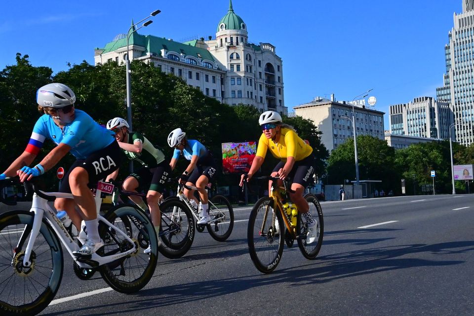 Фото 22f7bc60daba4e14bf1b6388b047187b с события Cyclingrace Вечернее Садовое