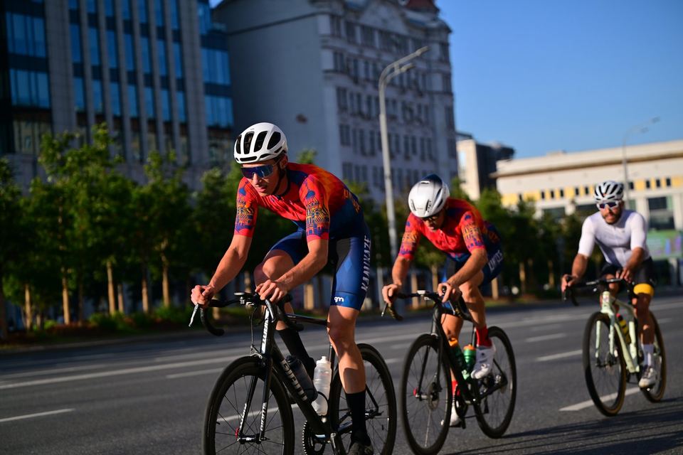 Фото 2e0a832e2d2c4b27a9e1cb36802990a3 с события Cyclingrace Вечернее Садовое