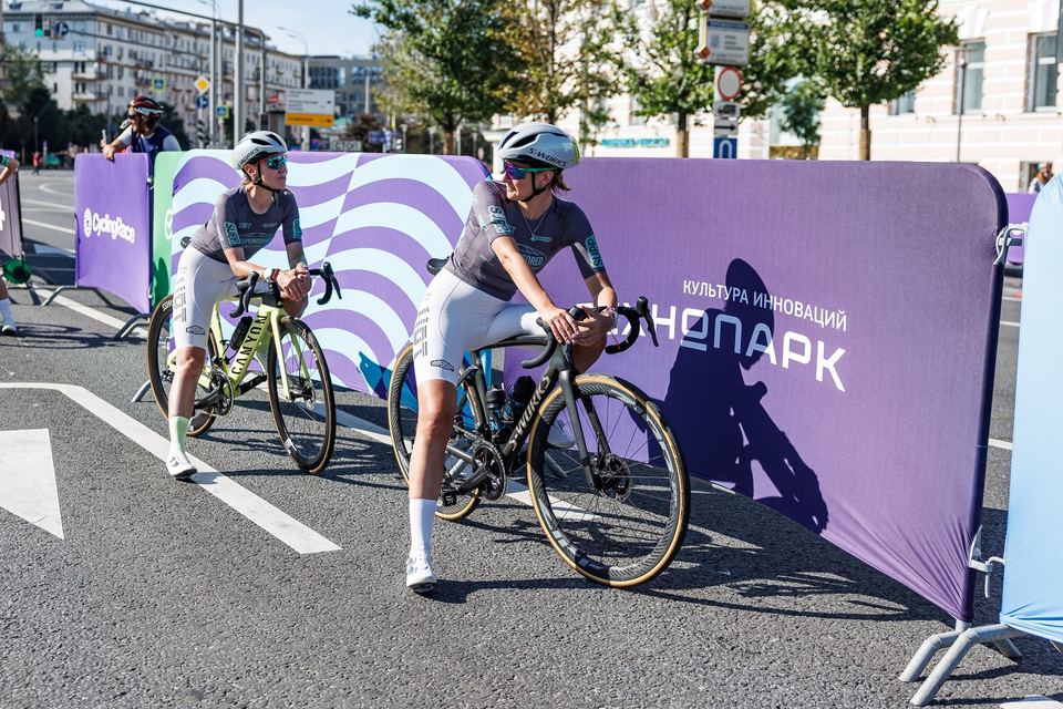 Фото 39d3cb05b2034df292bffac203ae232f с события Cyclingrace Вечернее Садовое