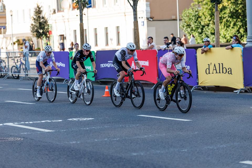 Фото 924ae2b5944941dd9b833a14e7eaf562 с события Cyclingrace Вечернее Садовое