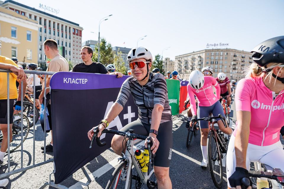 Фото 57b724a7b8b74a76b94ab848b9a6c556 с события Cyclingrace Вечернее Садовое