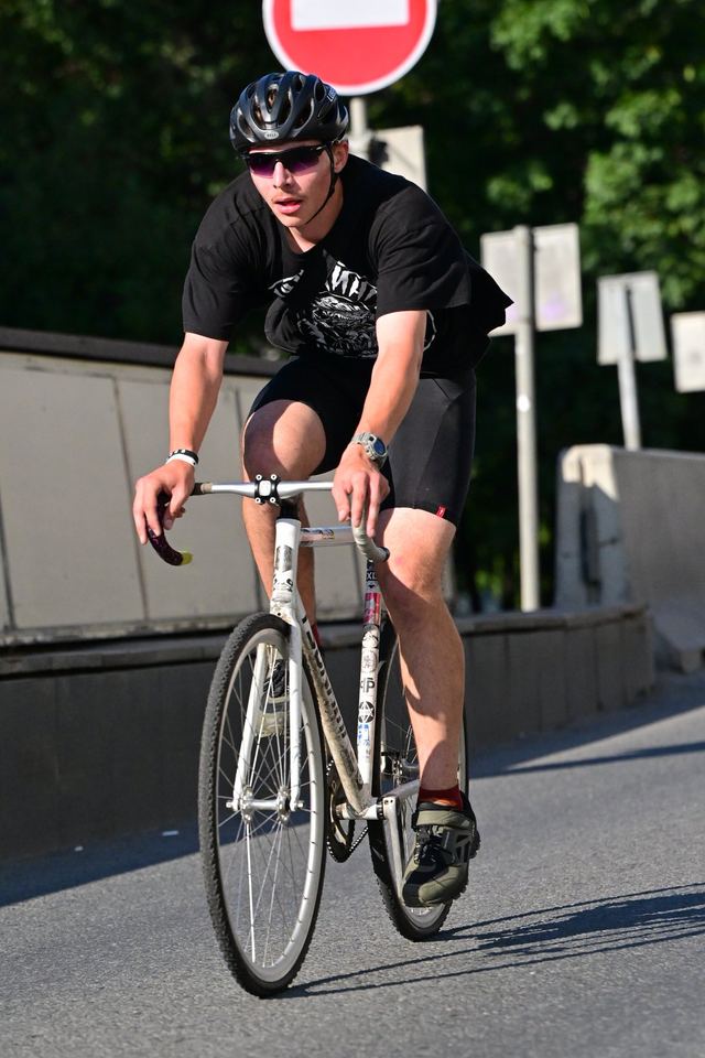 Фото c433014de8154d428dd8048e4b33b51e с события Cyclingrace Вечернее Садовое