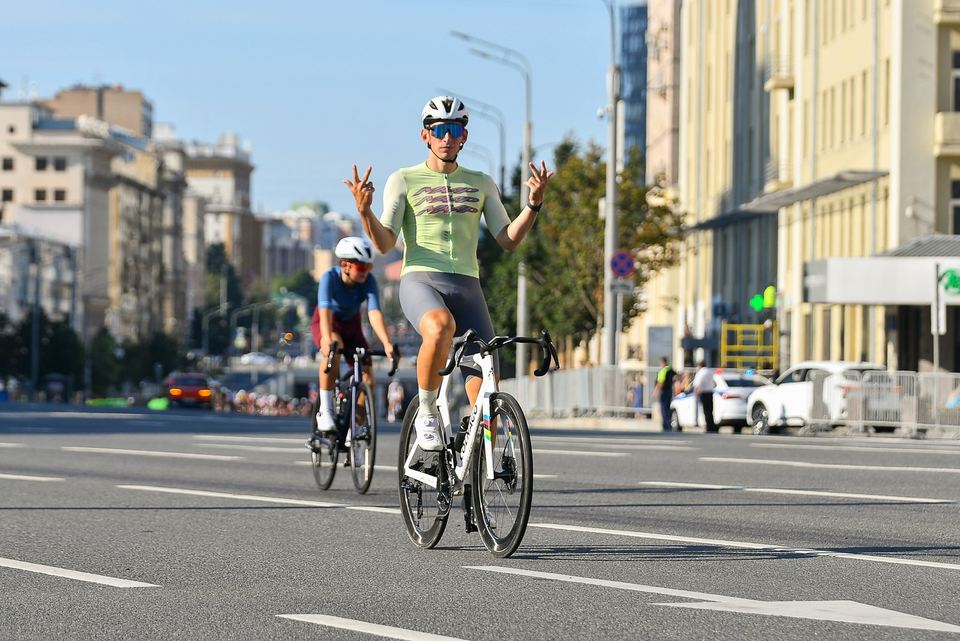 Фото 97e984c061a94569b9b2f90da7854764 с события Cyclingrace Вечернее Садовое