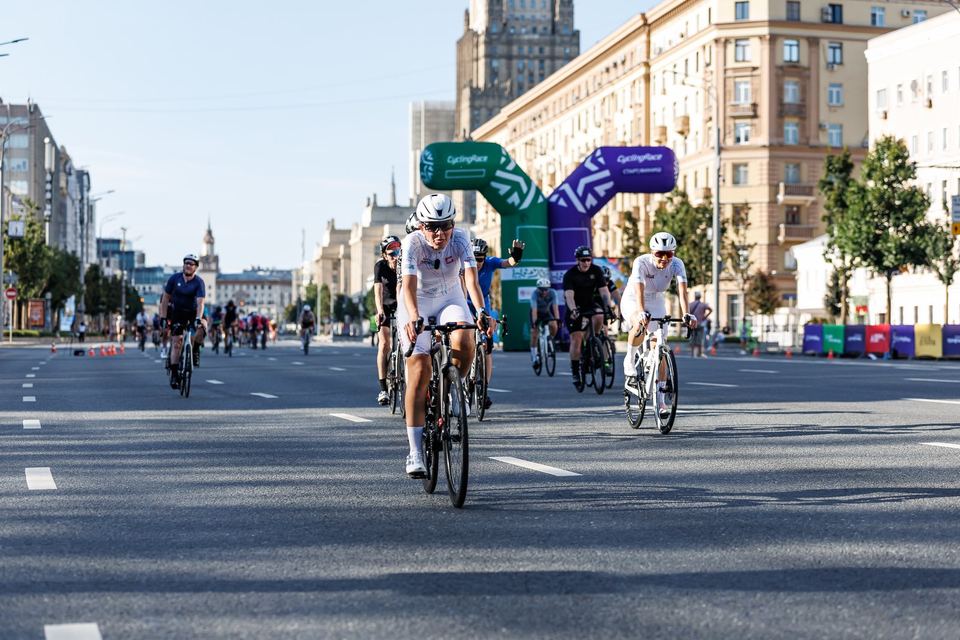Фото 21fd0a79fdeb4f8bb17452016d999bf4 с события Cyclingrace Вечернее Садовое