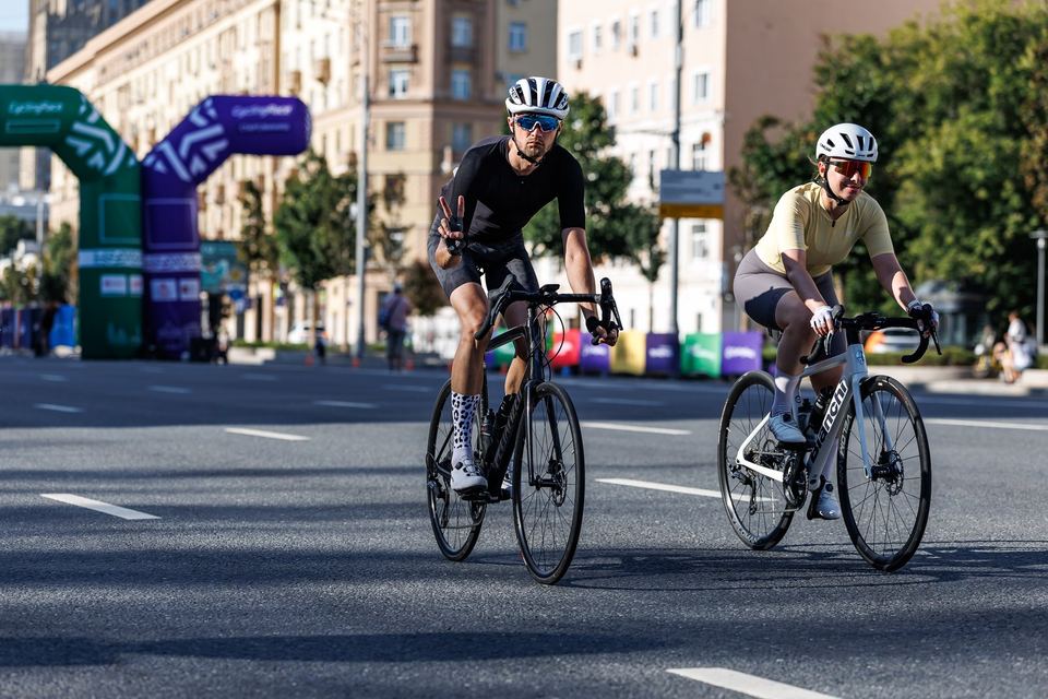 Фото 2cd704cc888d41c89b674aabb31d1fba с события Cyclingrace Вечернее Садовое