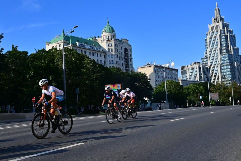 Фото 9ce9a467f5414b4f99cefe416876eb64 с события Cyclingrace Вечернее Садовое