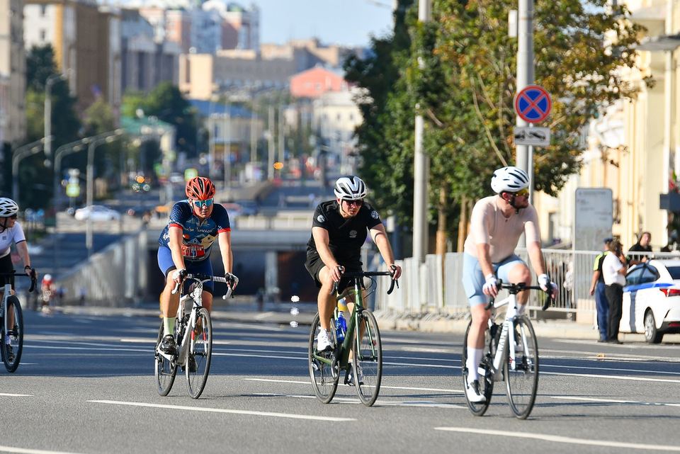 Фото 215e2c416629406fbc8226dd6e0634b8 с события Cyclingrace Вечернее Садовое