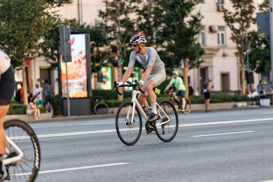 Фото f6e557bdf9fa4e9abd5bb9c2d5e634cb с события Cyclingrace Вечернее Садовое