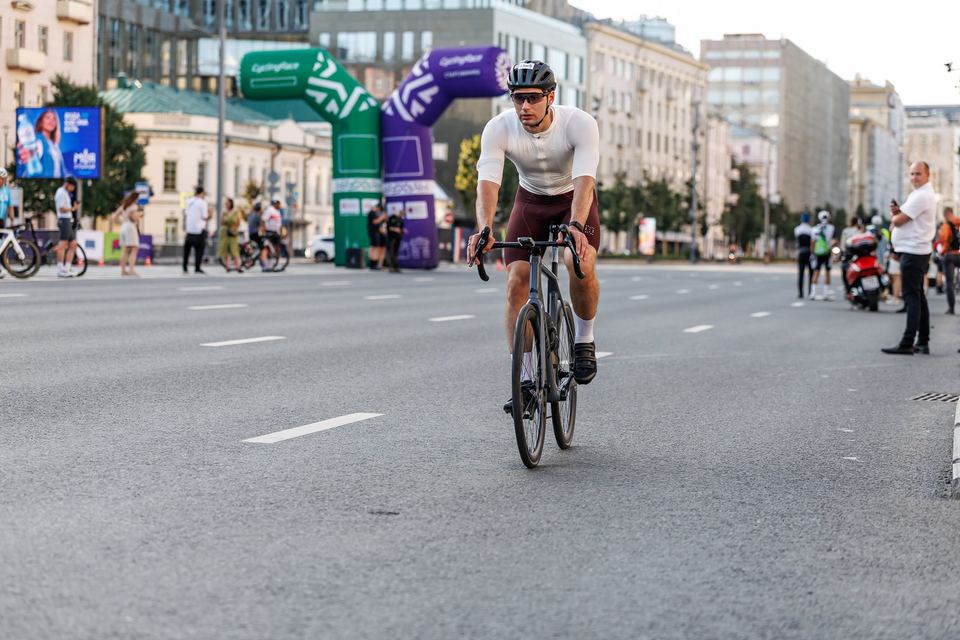 Фото 013ae7e1b6b746a6b57a3acf5ab1d4a1 с события Cyclingrace Вечернее Садовое