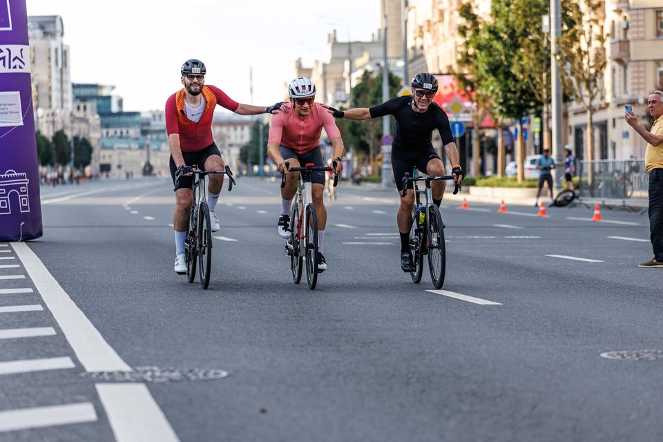 Фото c104c672ce314a2f91f2f4418cbf3d63 с события Cyclingrace Вечернее Садовое