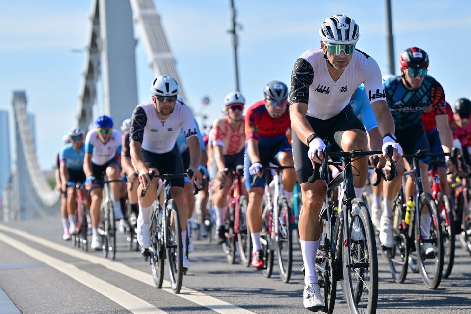 Фото fee00985a2e941b59e417e3ce3226706 с события Cyclingrace Вечернее Садовое