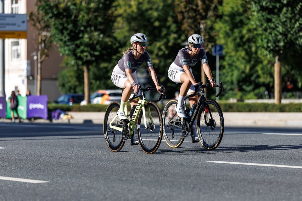 Фото 1d5b9668368f44c799f03bbd9be956f2 с события Cyclingrace Вечернее Садовое