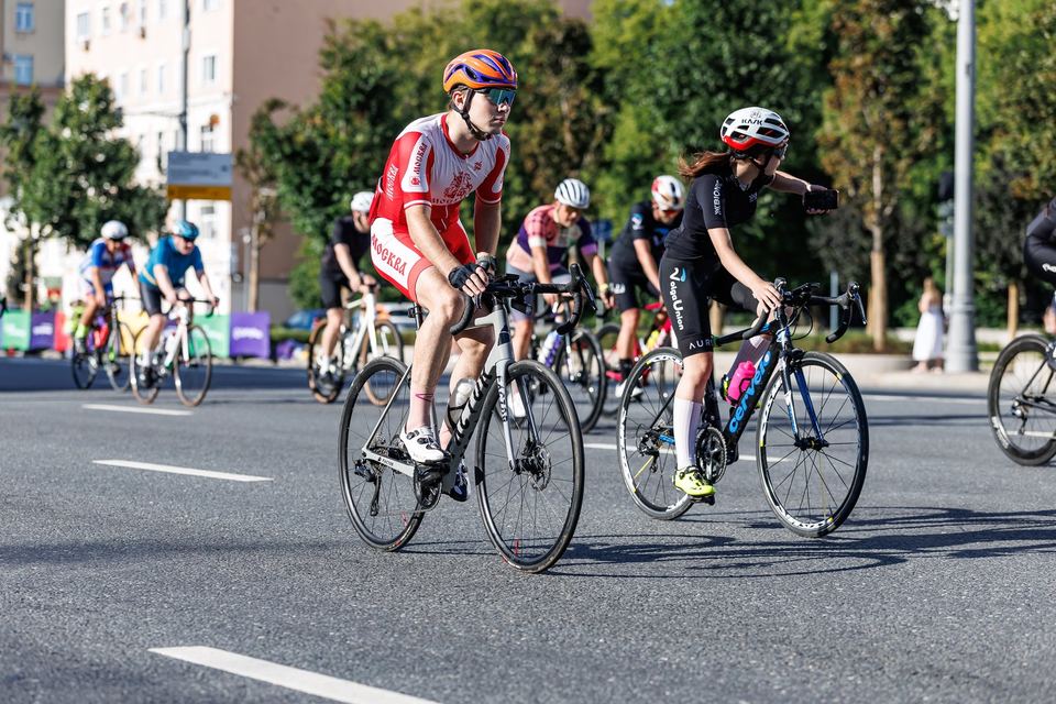 Фото 58d16c2763f64f16a6195b363c293cbc с события Cyclingrace Вечернее Садовое