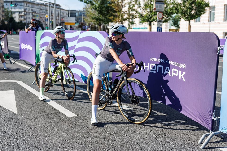 Фото 8b40b73b86094bd4b74646e98a2e41f0 с события Cyclingrace Вечернее Садовое