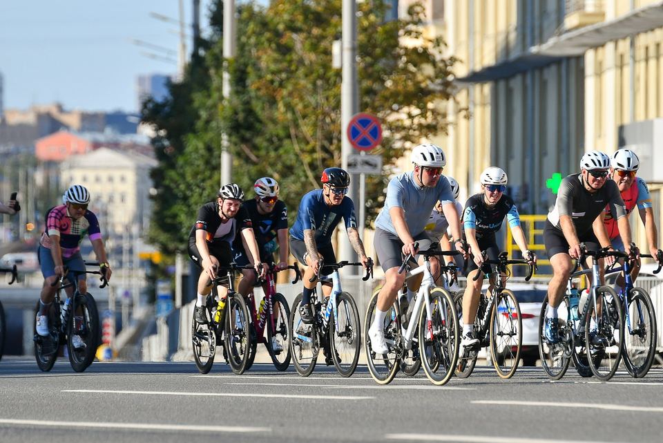 Фото f5d4adc07f0748d188fe5c27f3de68b3 с события Cyclingrace Вечернее Садовое