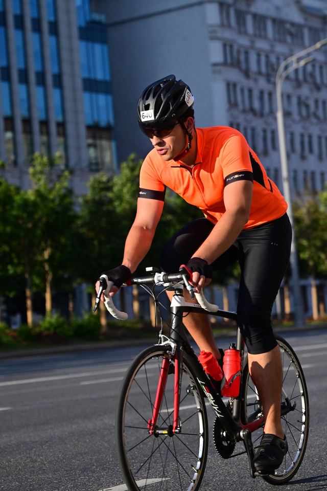 Фото 0b7bc55ee3564667a2cc17e4bb0b0b0d с события Cyclingrace Вечернее Садовое