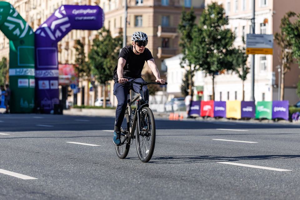 Фото 56a0f92f535b4ea094d4076e53db3092 с события Cyclingrace Вечернее Садовое
