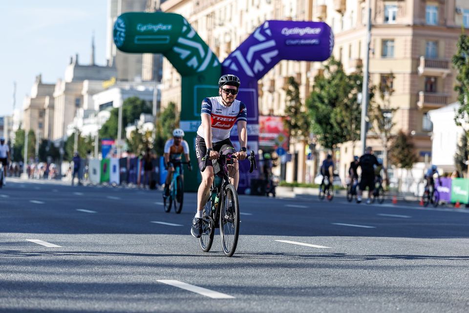 Фото 0443c8164e9f43f283a1acd44ca25907 с события Cyclingrace Вечернее Садовое