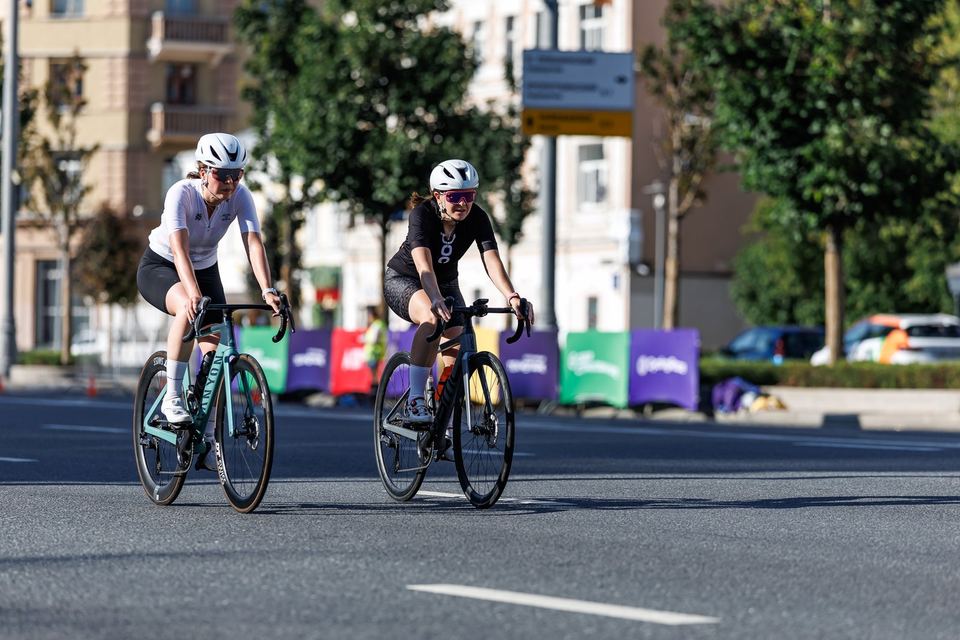 Фото 0e9cb3f3eb7c42aba5023d2421b9ef06 с события Cyclingrace Вечернее Садовое