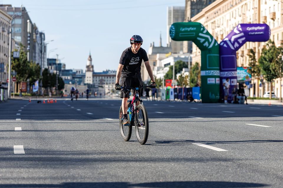 Фото 6b05287bed9b4bb6987fddd859ada56c с события Cyclingrace Вечернее Садовое
