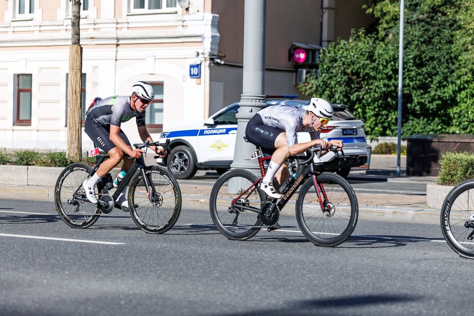 Фото b5808cba26f34db989cdfdc568f852f7 с события Cyclingrace Вечернее Садовое