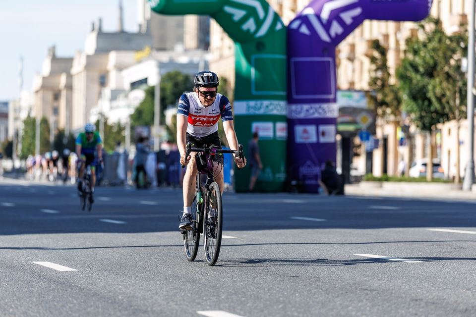 Фото 409e7a54a7c143619ca0588fa1a6199e с события Cyclingrace Вечернее Садовое