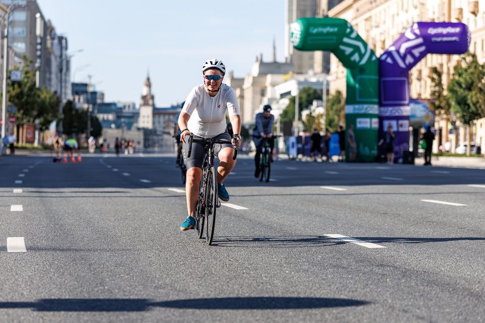 Фото 2b6f54a9e3b641fdb2cd0a1c790fbce8 с события Cyclingrace Вечернее Садовое