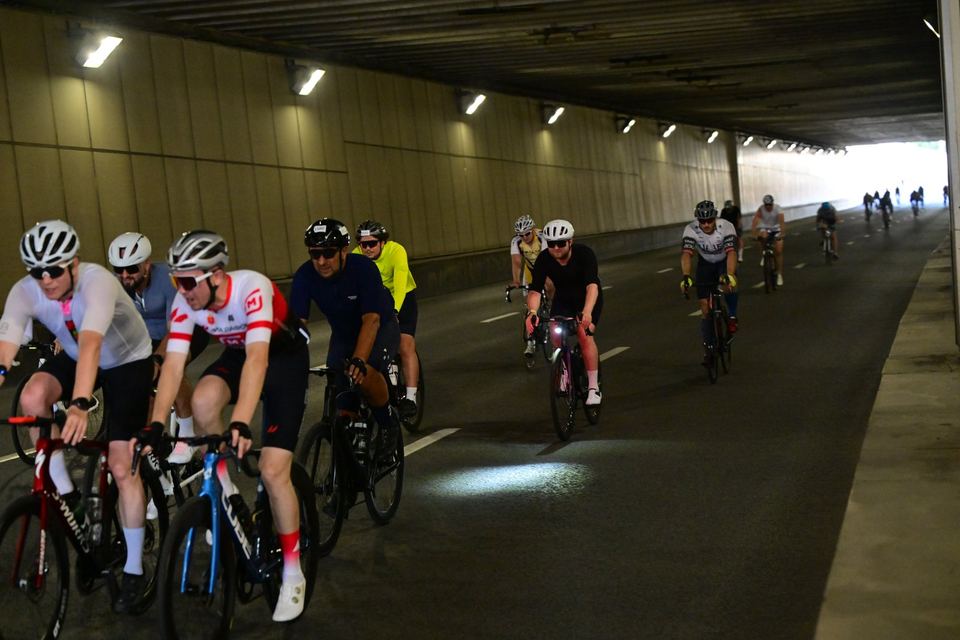 Фото cb8a2eae13e948c7b55cbef695667a17 с события Cyclingrace Вечернее Садовое