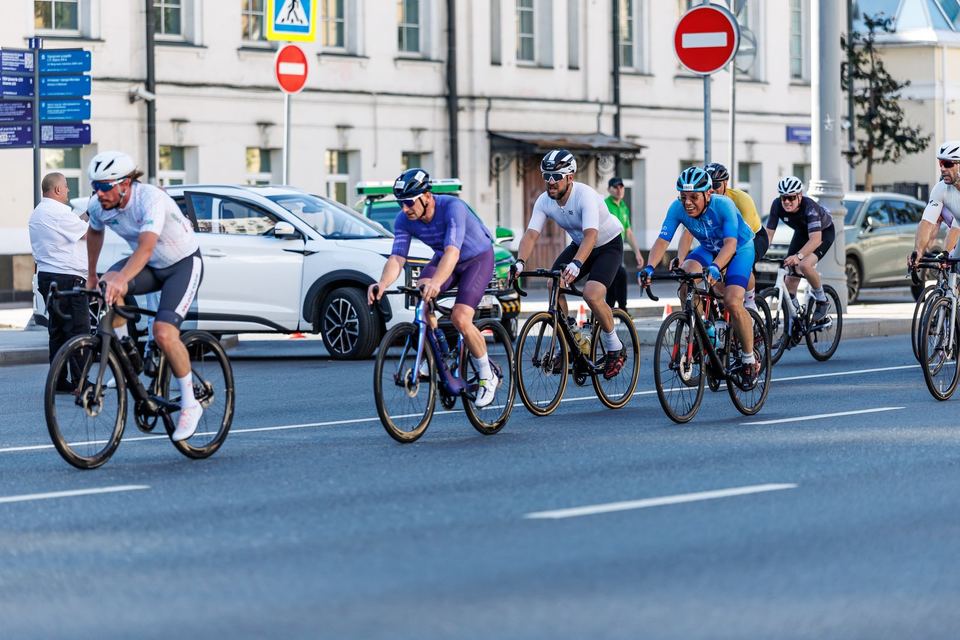 Фото 4c83ff51b3cb4a59a05bbae7d74e2584 с события Cyclingrace Вечернее Садовое