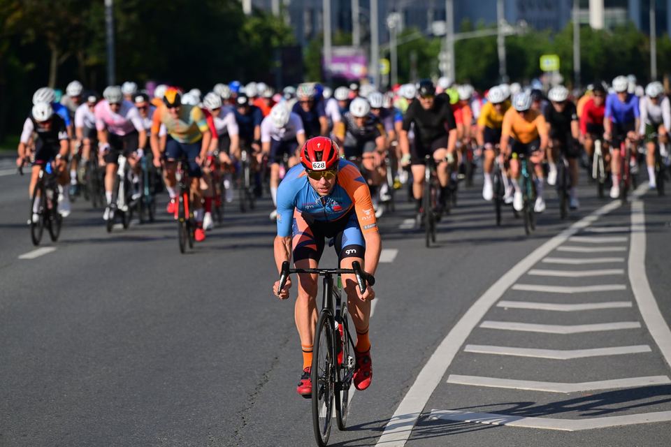 Фото a9d2eed15db44e5d935ef9bb272466bf с события Cyclingrace Вечернее Садовое