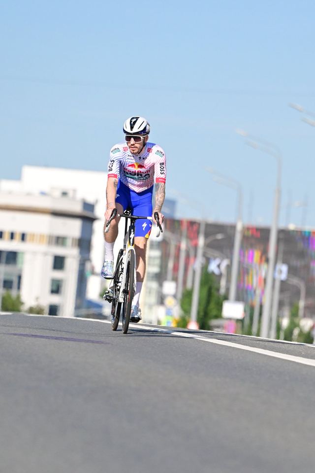 Фото 4ed1b6c04ba54cbdac34cc8ab6b3a945 с события Cyclingrace Вечернее Садовое