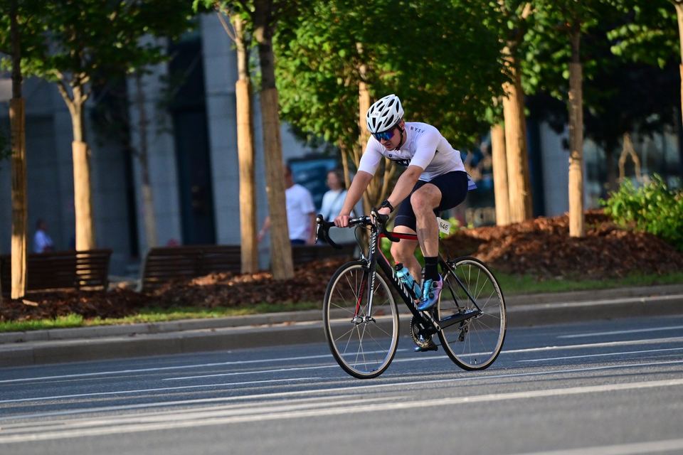 Фото 4b65f45760024a7d83cd4d8292df22d7 с события Cyclingrace Вечернее Садовое