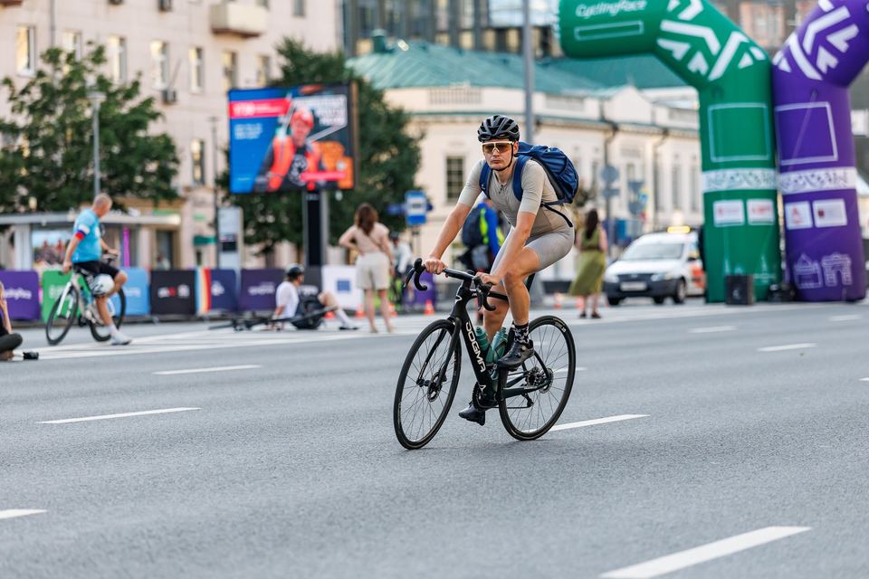 Фото 4fa4362003c14e7e99c3d27bd6cedf00 с события Cyclingrace Вечернее Садовое
