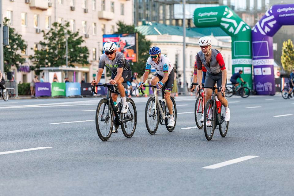 Фото f15aed67cb1a4386b30a17f48ede5a7e с события Cyclingrace Вечернее Садовое
