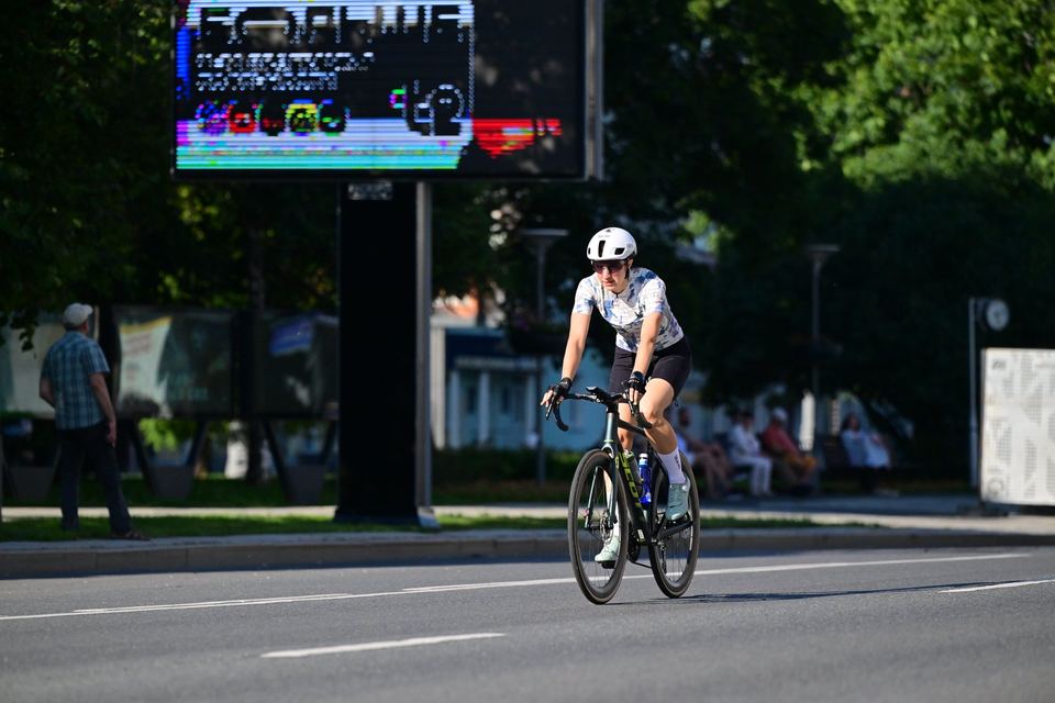 Фото ef228abd014d4d899263a39e1aa6ab03 с события Cyclingrace Вечернее Садовое