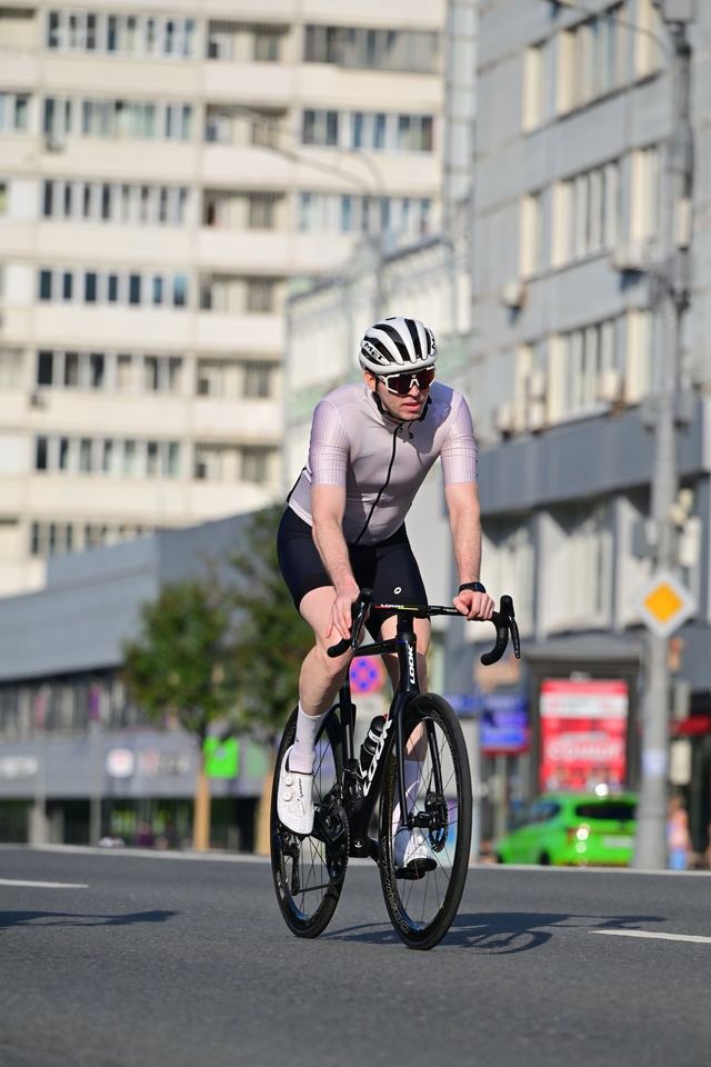 Фото f5cd09a88386484eb4c22c601fbdcd6e с события Cyclingrace Вечернее Садовое