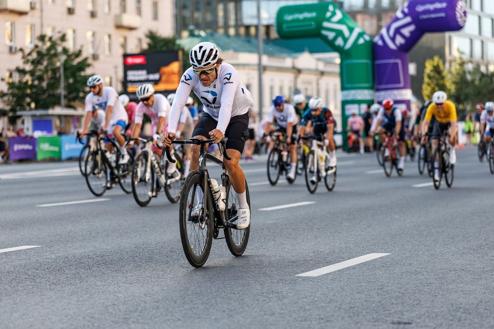 Фото da0b3b7d91b14374b8778485c7cd79d5 с события Cyclingrace Вечернее Садовое
