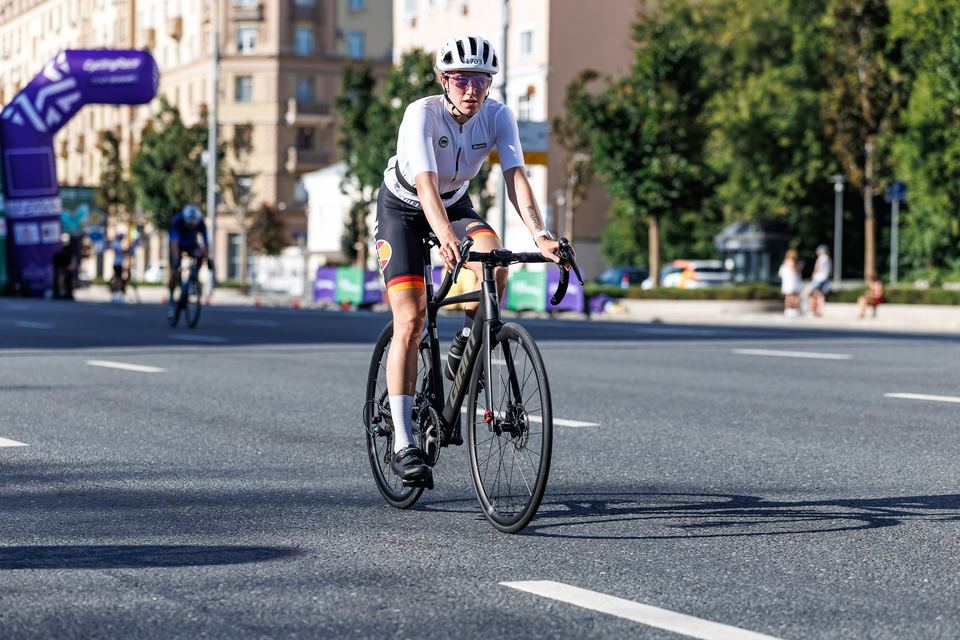 Фото 7e7da9e8b4eb4d9e8a906a01a4e79384 с события Cyclingrace Вечернее Садовое