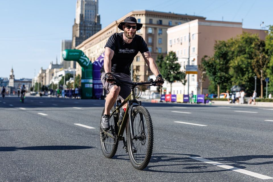 Фото 8c6e517bd96c4898bfe07f6be5f42d0e с события Cyclingrace Вечернее Садовое