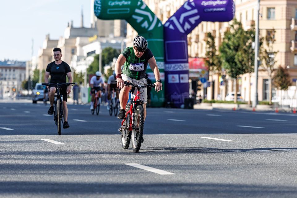 Фото 6608636fe96243039580d4149a936a4a с события Cyclingrace Вечернее Садовое
