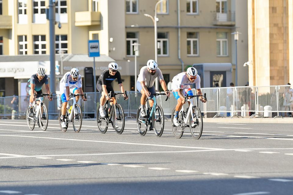 Фото 0d71543a7dc2494db824ef0eee9ec0c4 с события Cyclingrace Вечернее Садовое