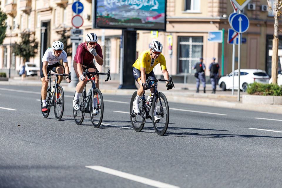 Фото 22a31653769f46e59822e31b50ce8501 с события Cyclingrace Вечернее Садовое